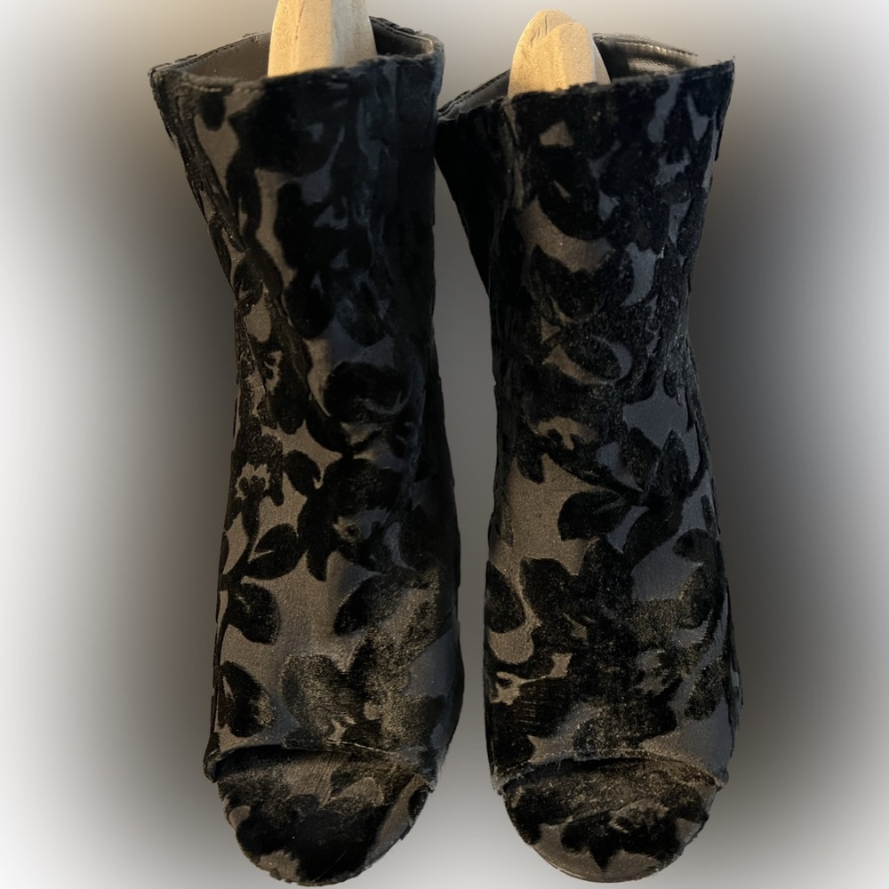 Black velvet ankle booties. Peep toe with beautiful flower pattern.